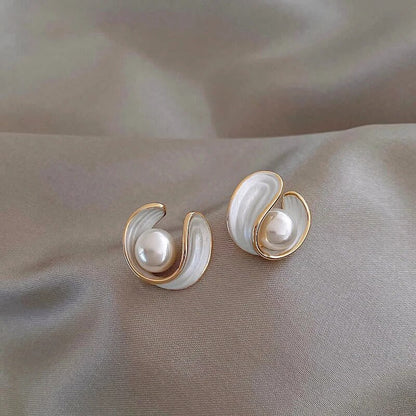 Orecchini di lusso con opale bianco e perle in oro