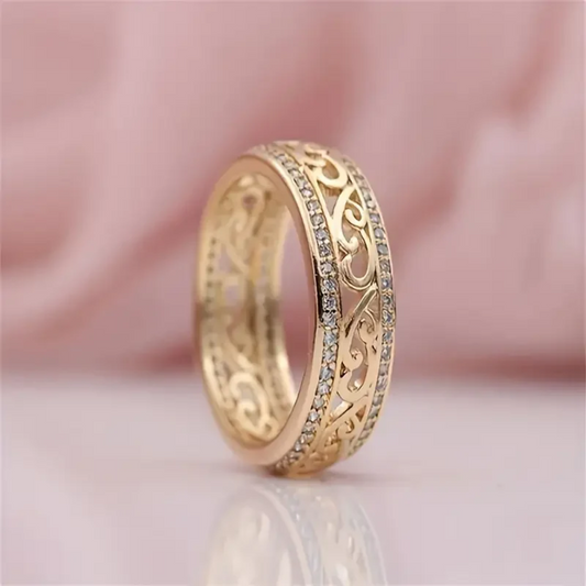 Anello in oro cavo brillante