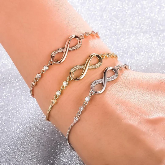 Bracciale regolabile Infinity in argento 