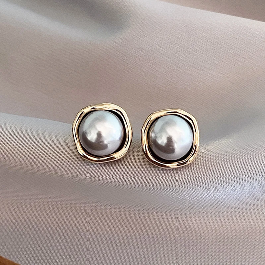 Eleganti orecchini di perle nere 