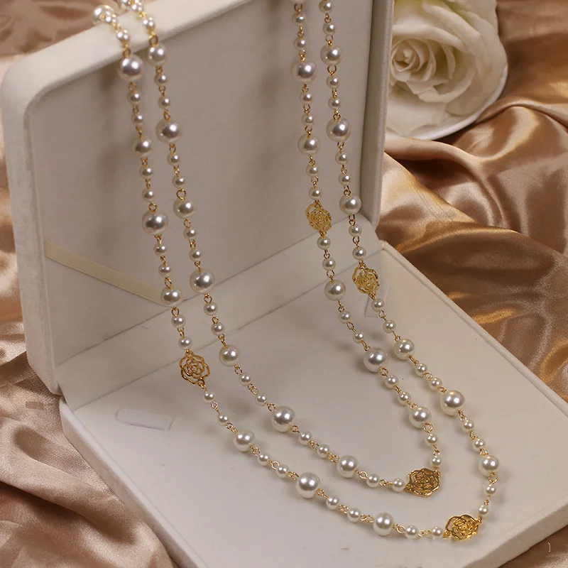 Elegante collana in oro e perle 