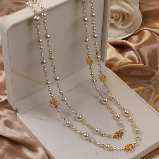Elegante collana in oro e perle 