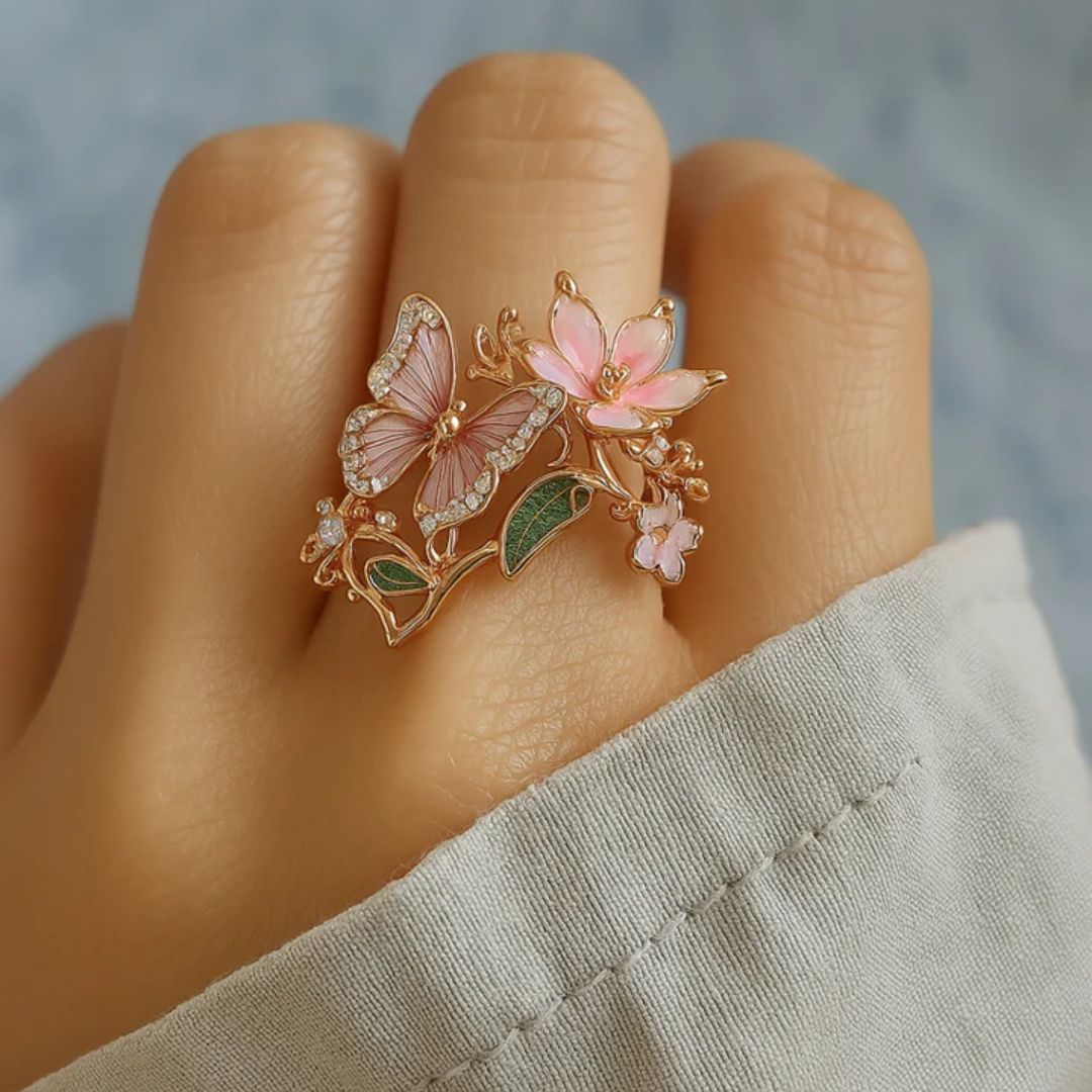 Anello con zirconi a forma di farfalla luminosa della natura