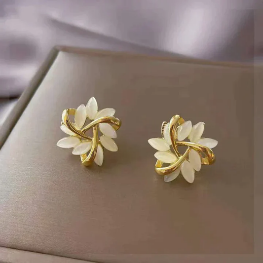 Orecchini di lusso in opale bianco in oro